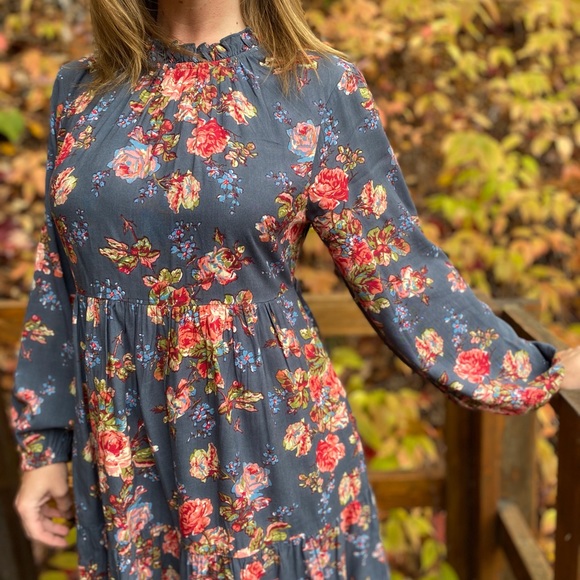 Lisbon Rose Short Dress - Picture 5 of 6